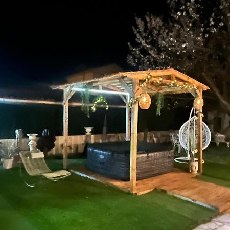 Charmant Studio A Uchaud Ngoại thất bức ảnh
