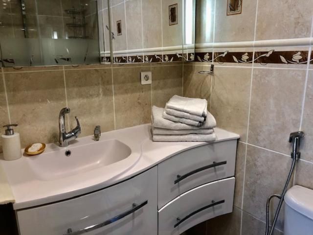 Charmant Studio A Uchaud Ngoại thất bức ảnh