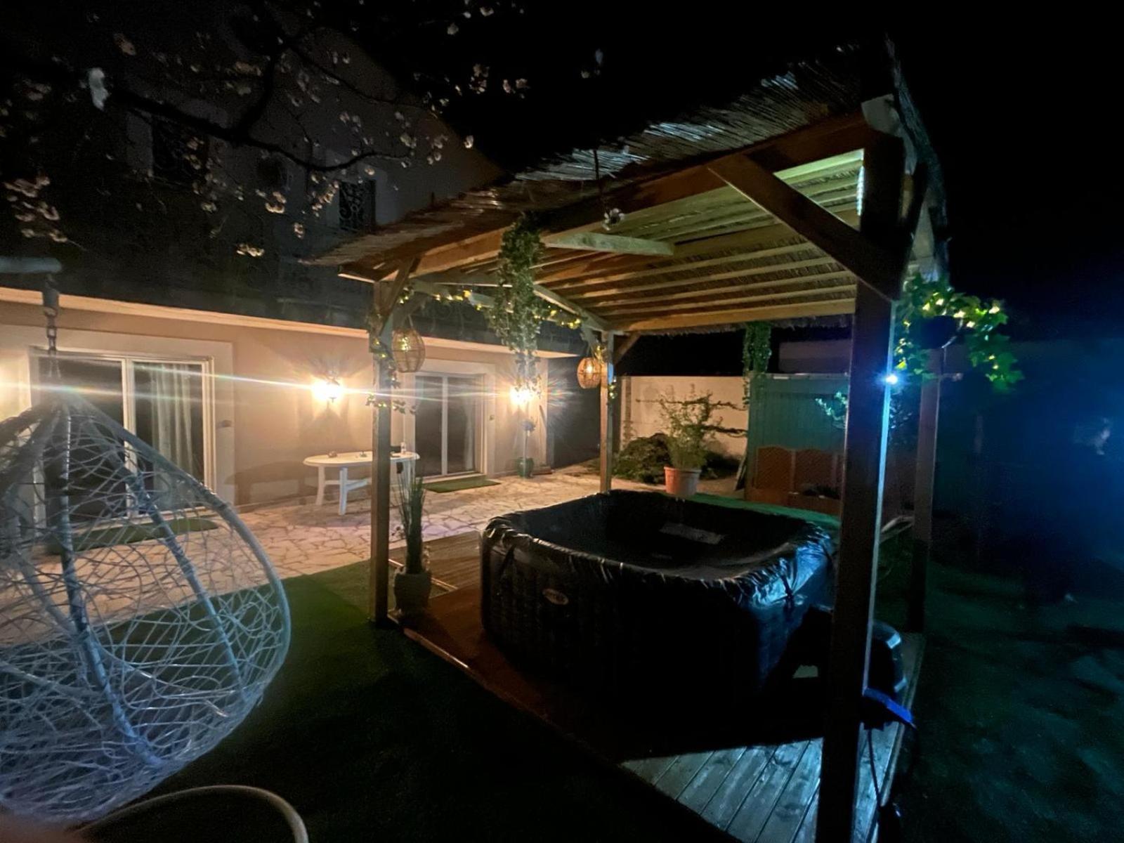 Charmant Studio A Uchaud Ngoại thất bức ảnh